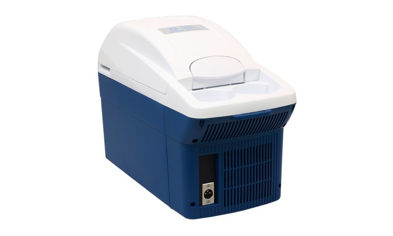 Air conditioned box for boar semen, 8 l, +17°C