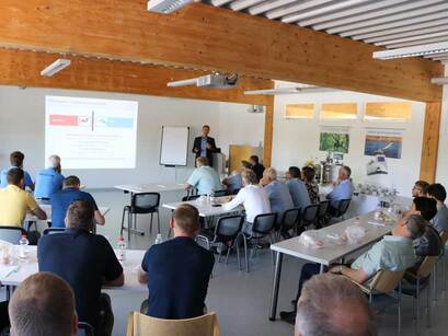 Tiefenbach welcomes Europe: European Pig Producers visit Minitube