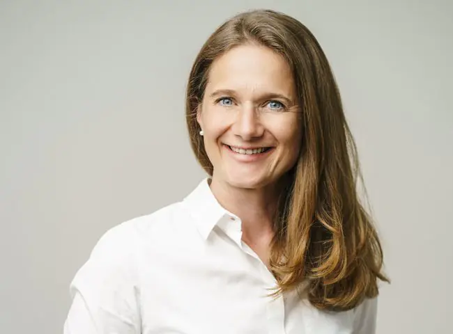 我们荣幸地向您介绍：Katharina Rohrmüller，米尼图的新任首席执行官CEO 