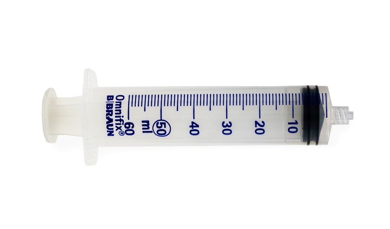 Medium syringe with Luer lock